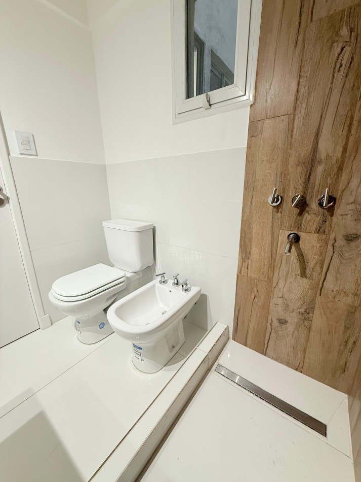 DEPARTAMENTO DE 2 AMB EXTERNO CON BALCON. RECICLADO