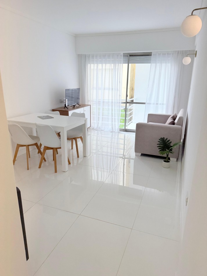 DEPARTAMENTO DE 2 AMB EXTERNO CON BALCON. RECICLADO