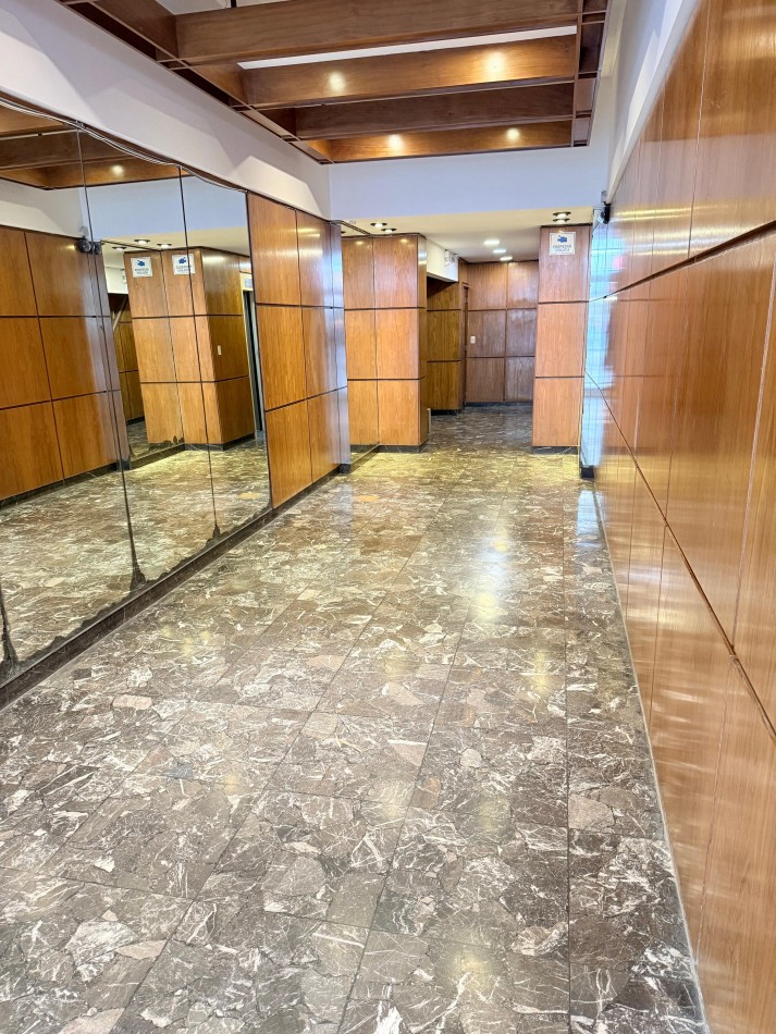 DEPARTAMENTO DE 2 AMB EXTERNO CON BALCON. RECICLADO
