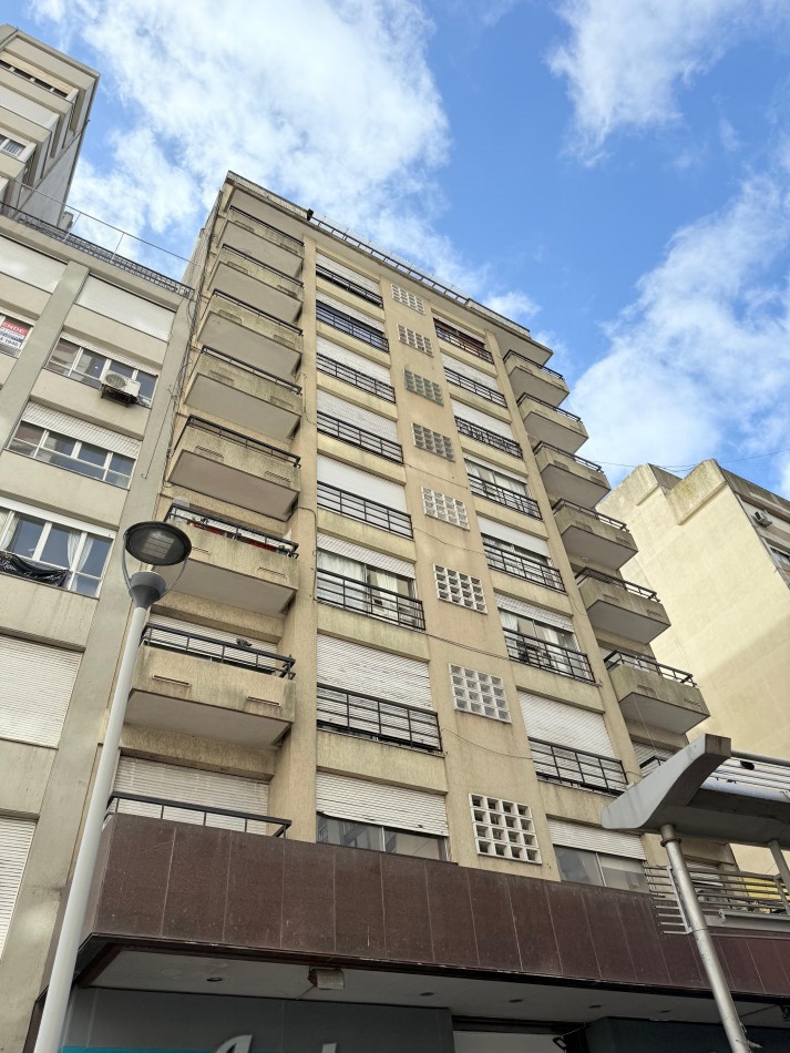 DEPARTAMENTO DE 2 AMB EXTERNO CON BALCON. RECICLADO