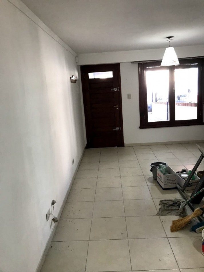 DUPLEX DE 4 AMB CON ENTRADA DE AUTO TECHADA Y PARQUE