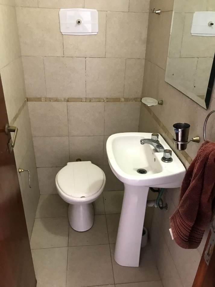 DUPLEX DE 4 AMB CON ENTRADA DE AUTO TECHADA Y PARQUE