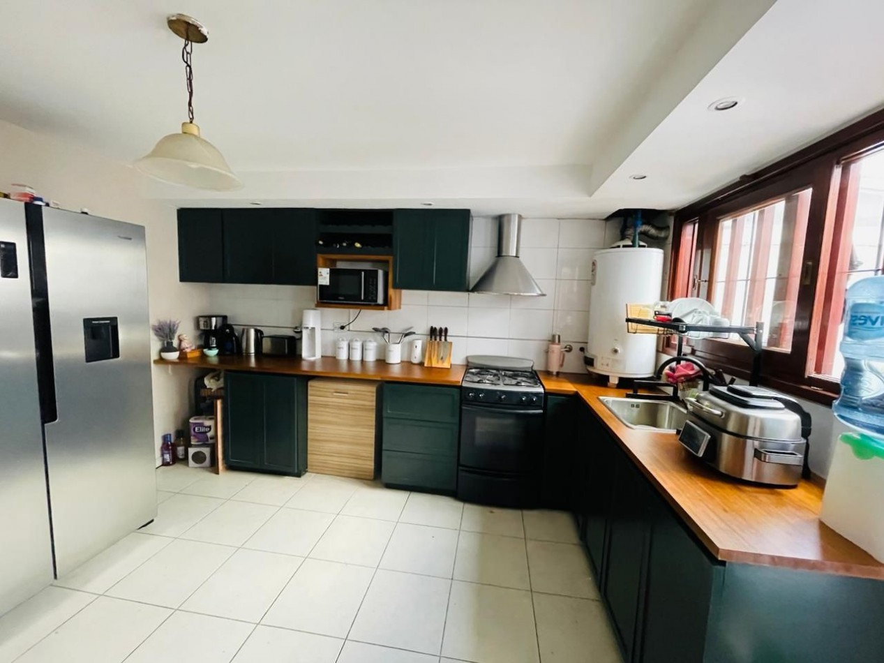 DUPLEX DE 4 AMB CON ENTRADA DE AUTO TECHADA Y PARQUE