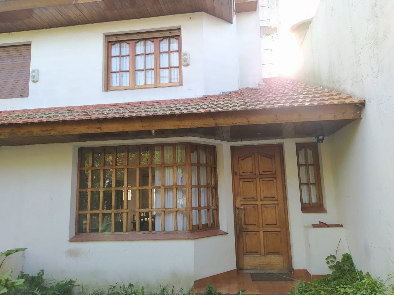 DUPLEX DE 4 AMB CON ENTRADA DE AUTO Y PARQUE EN ALQUILER