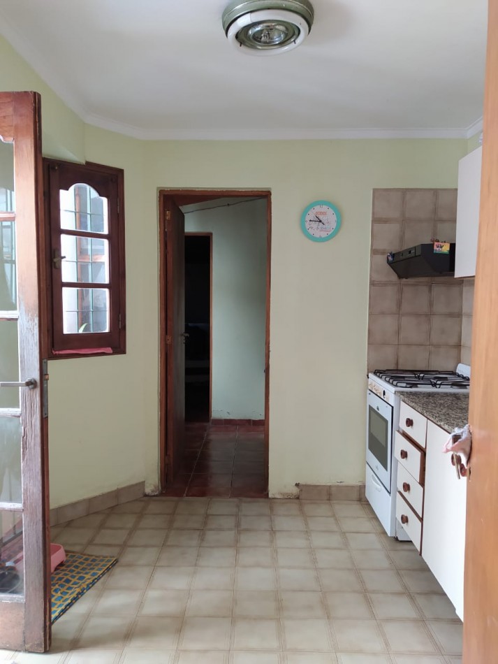 DUPLEX DE 4 AMB CON ENTRADA DE AUTO Y PARQUE EN ALQUILER