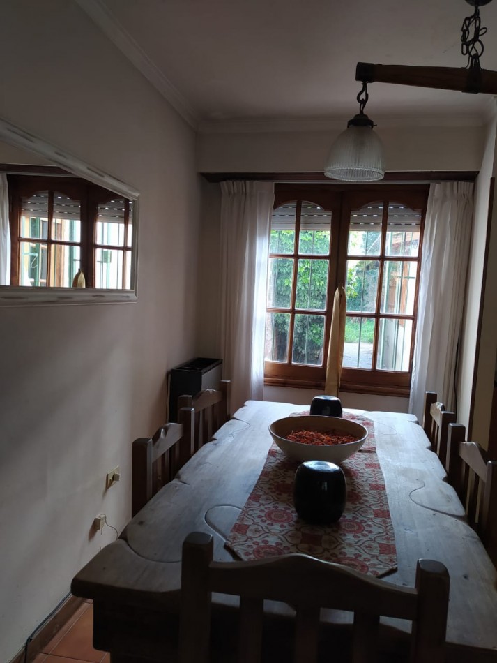 DUPLEX DE 4 AMB CON ENTRADA DE AUTO Y PARQUE EN ALQUILER