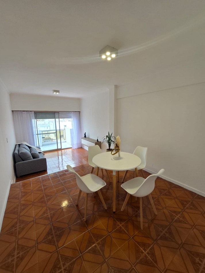 DEPARTAMENTO DE 2 AMB EXTERNO. BALCON Y COCHERA