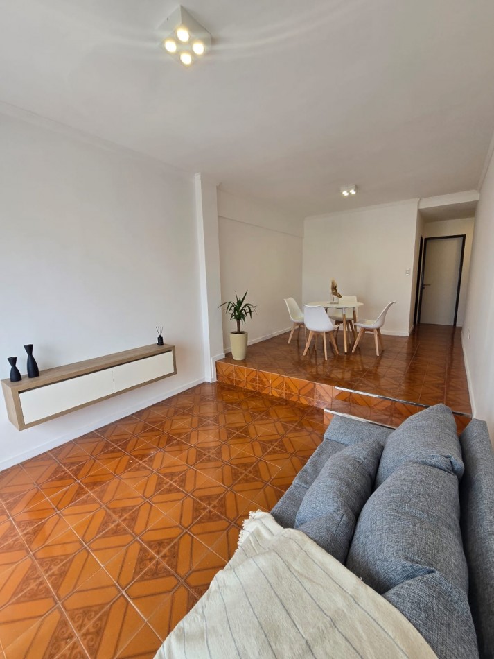 DEPARTAMENTO DE 2 AMB EXTERNO. BALCON Y COCHERA