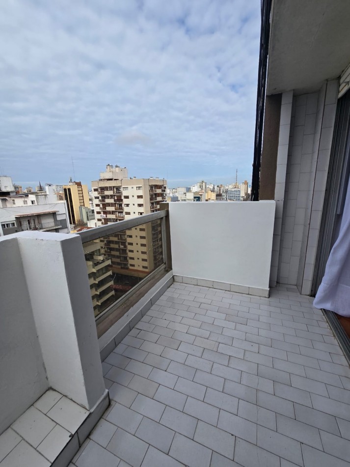 DEPARTAMENTO DE 2 AMB EXTERNO. BALCON Y COCHERA