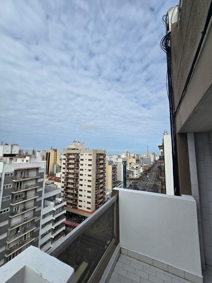 DEPARTAMENTO DE 2 AMB EXTERNO. BALCON Y COCHERA