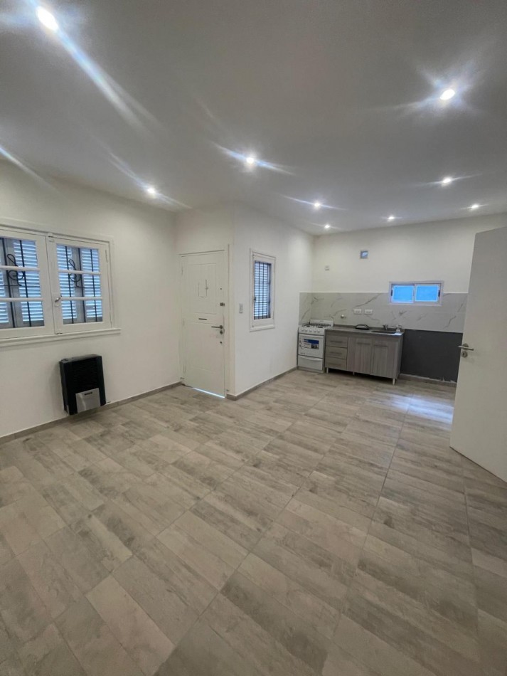 PH DE 3 AMB RECICLADO. ENTRADA DE AUTO Y PATIO