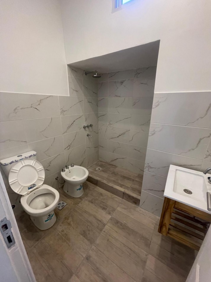 PH DE 3 AMB RECICLADO. ENTRADA DE AUTO Y PATIO