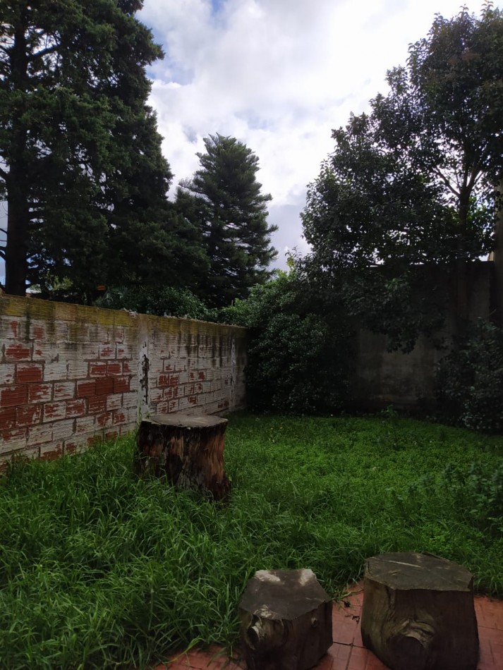 DUPLEX DE 4 AMB. ENTRADA DE AUTO Y PARQUE