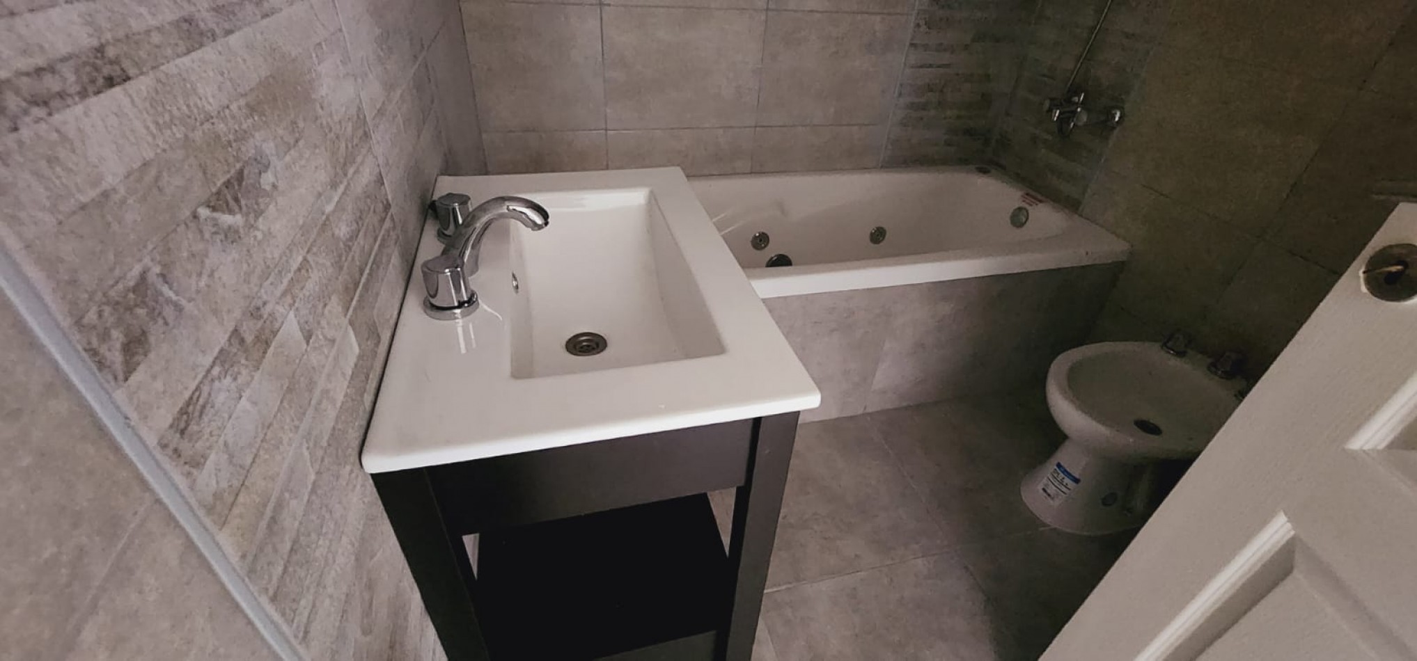 DUPLEX DE 4 AMB A ESTRENAR. ENTRADA DE AUTO Y PARQUE 