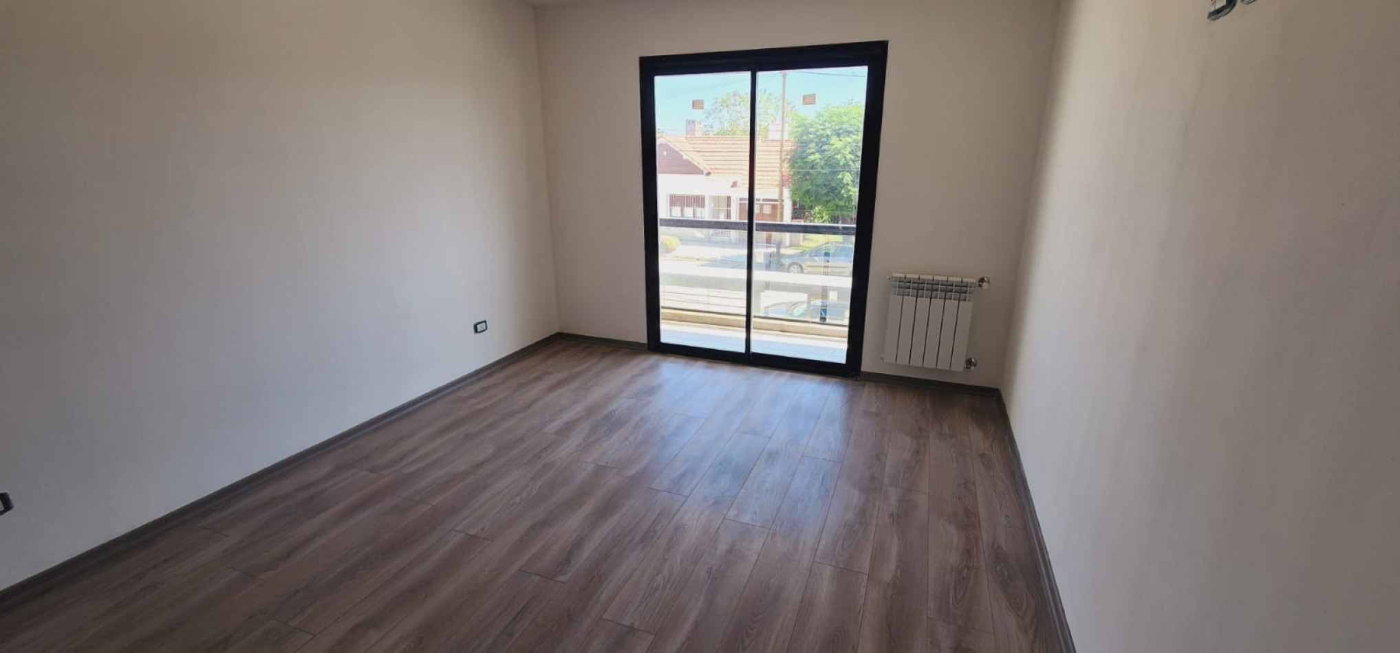 DUPLEX DE 4 AMB A ESTRENAR. ENTRADA DE AUTO Y PARQUE 