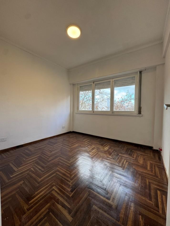 DEPARTAMENTO DE 3 AMB EXTERNO CON BALCON 