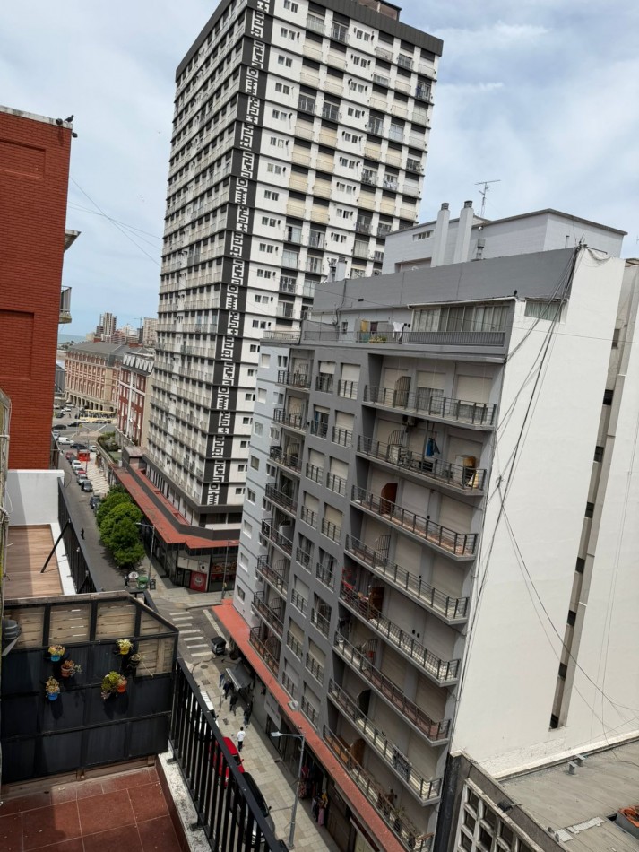 DEPARTAMENTO DE 4 AMBIENTES EXTERNO RECICLADO