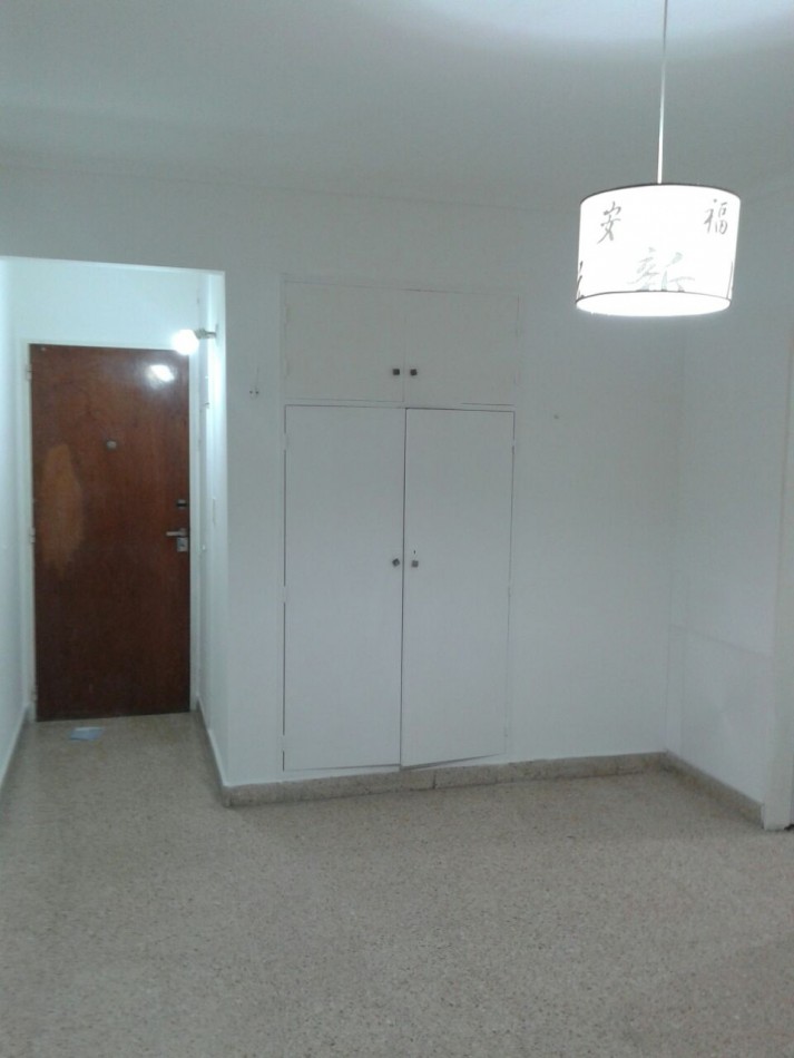 DEPARTAMENTO DE 1 AMB LATERAL 