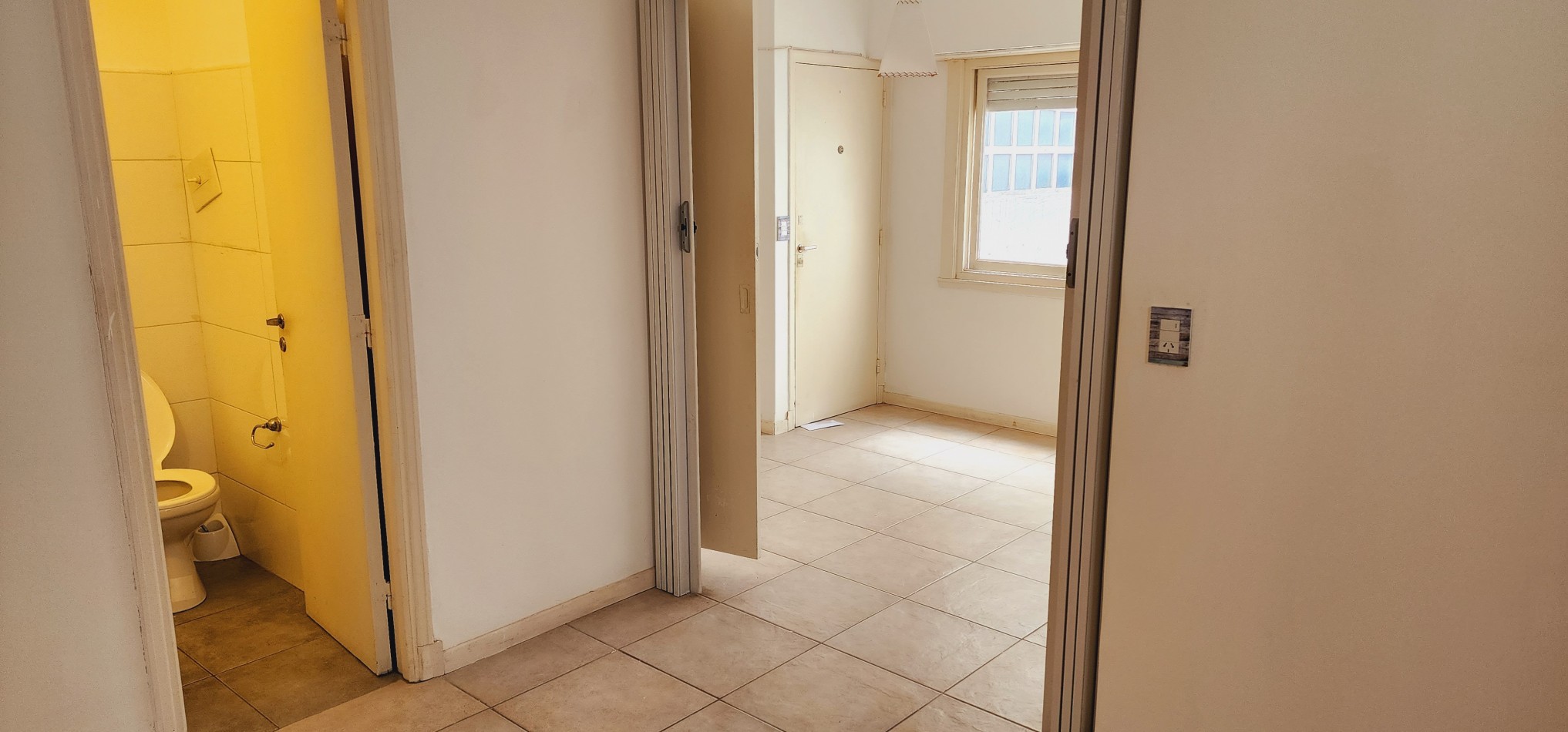 DEPARTAMENTO DE 1 AMB LUMINOSO. DIVIDIDO