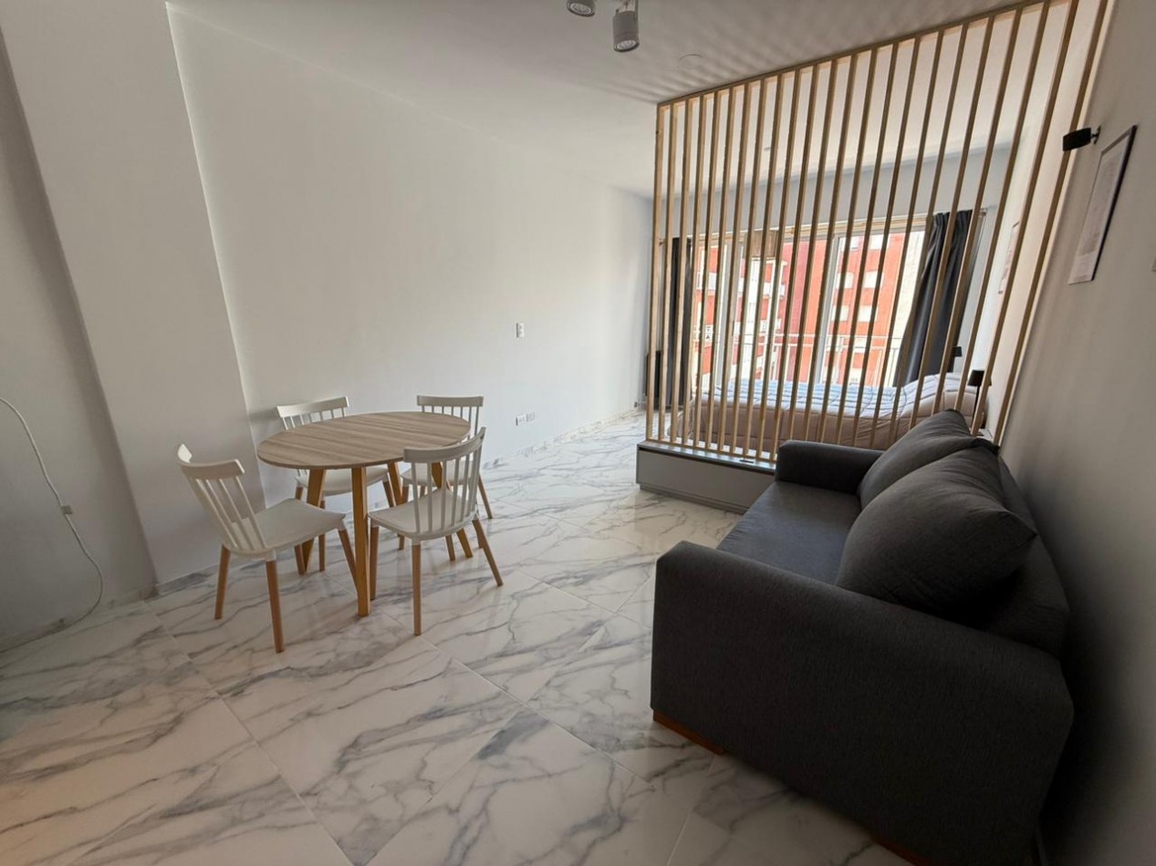 DEPARTAMENTO DE 1 AMB A LA CALLE CON BALCON. RECICLADO