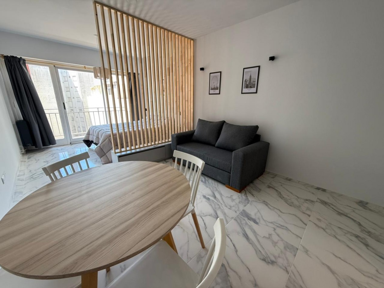 DEPARTAMENTO DE 1 AMB A LA CALLE CON BALCON. RECICLADO