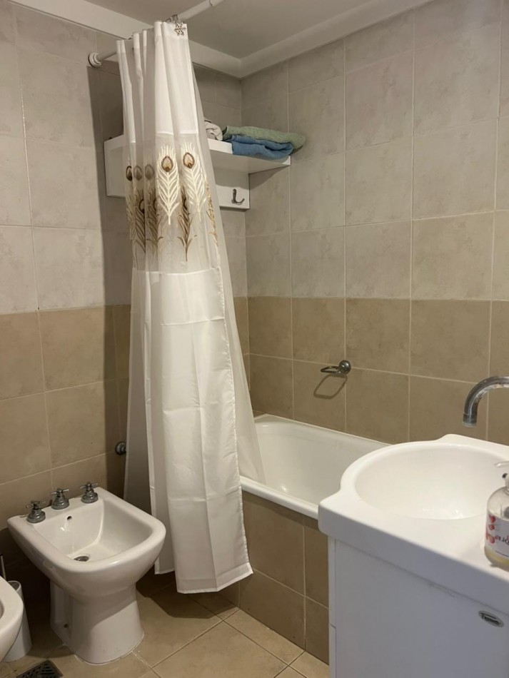 DEPARTAMENTO DE 3 AMB EXTERNO. BALCON Y COCHERA. VISTA AL MAR