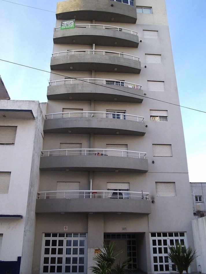 DEPARTAMENTO DE 3 AMB EXTERNO. BALCON Y COCHERA. VISTA AL MAR