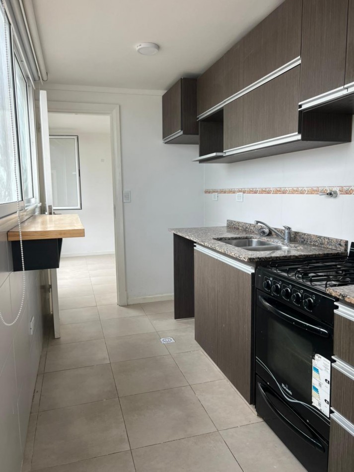 DEPARTAMENTO DE 2 AMB CON COCHERA. VISTA AL MAR 