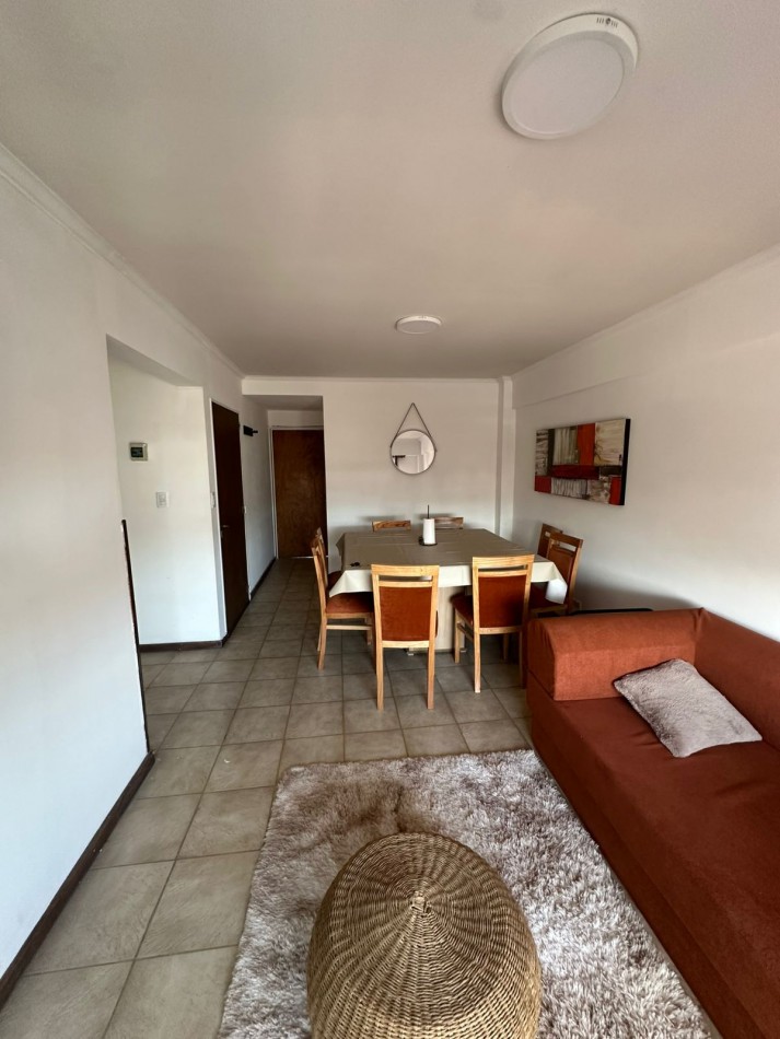 DEPARTAMENTO DE 2 AMB A LA CALLE CON BALCON