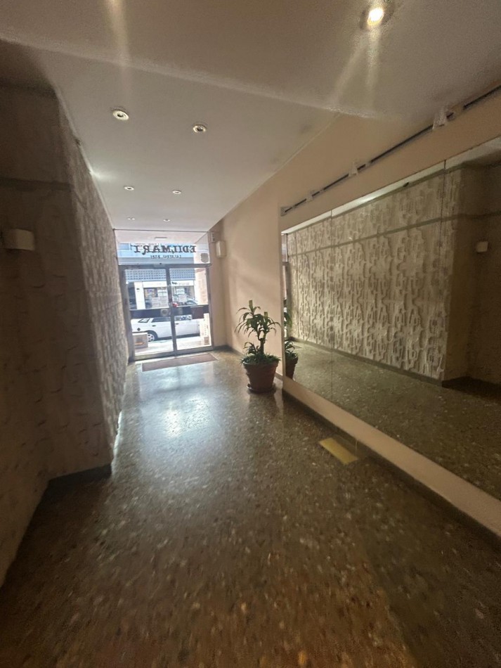 DEPARTAMENTO DE 2 AMB EXTERNO CON BALCON 