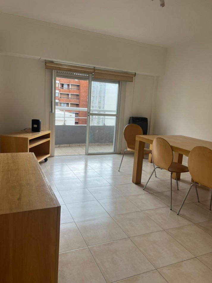 DEPARTAMENTO DE 3 AMB EXTERNO. BALCON Y COCHERA. VISTA AL MAR