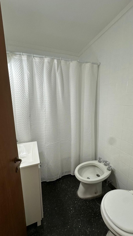 DEPARTAMENTO DE 2 AMB A LA CALLE 