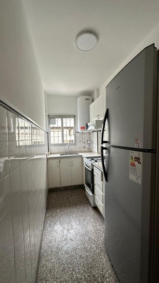 DEPARTAMENTO DE 2 AMB A LA CALLE 