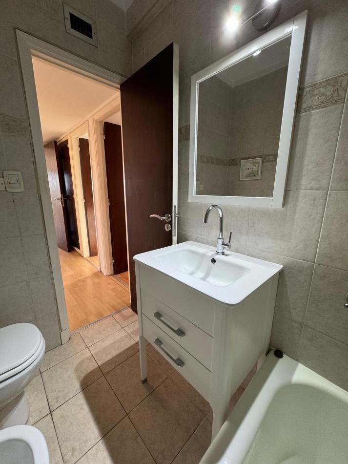 PISO DE 4 AMB CON BALCON CORRIDO Y VISTA AL MAR