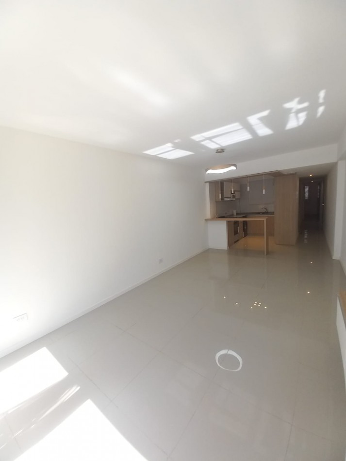 DEPARTAMENTO DE 3 AMB EXTERNO CON BALCON 