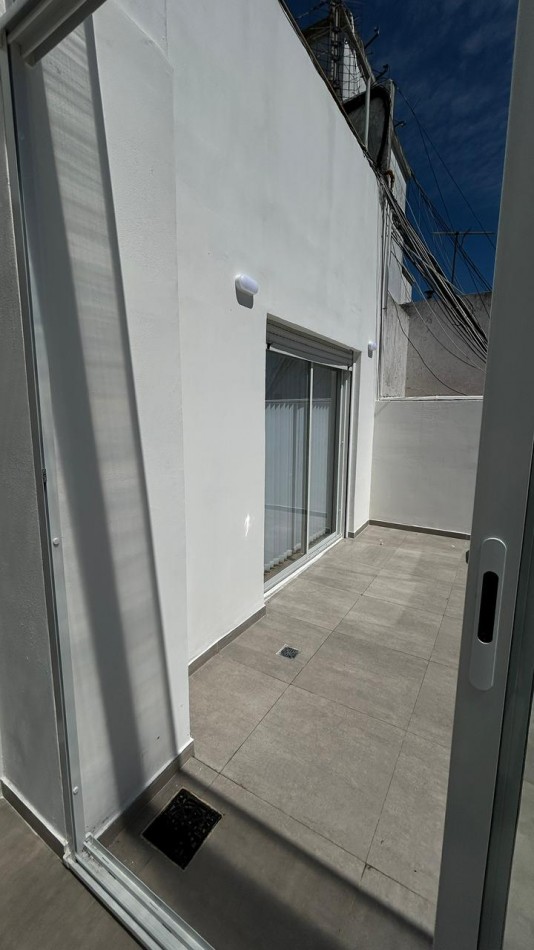 DEPARTAMENTO DE 2 AMB EXTERNO CON QUINCHO