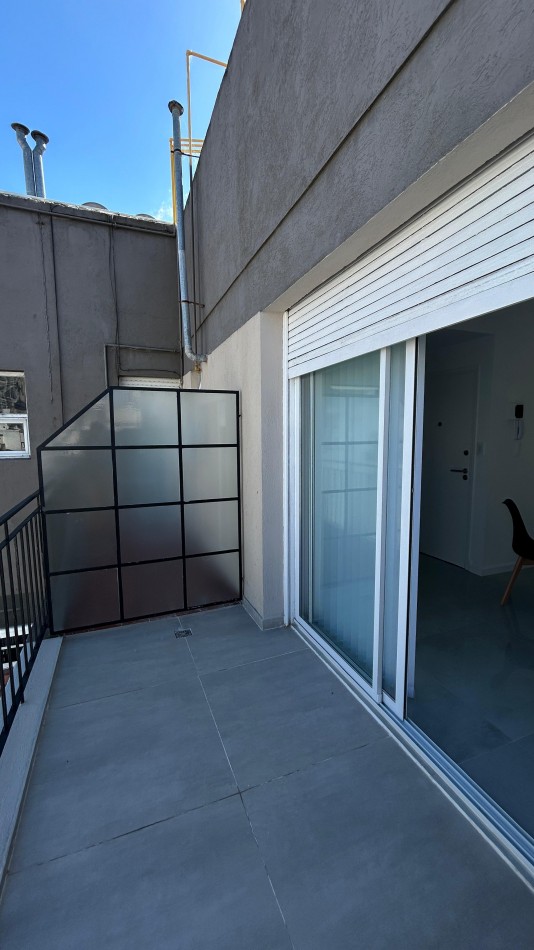 DEPARTAMENTO DE 2 AMB RECICLADO CON BALCON TERRAZA