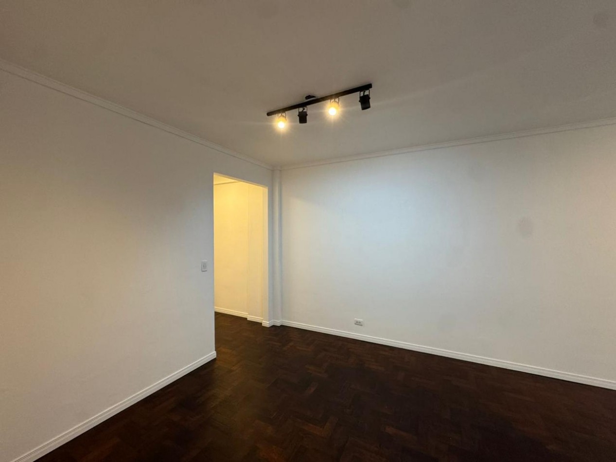 DEPARTAMENTO DE 3 AMB CON DEPENDENCIA DE SERVICIO 