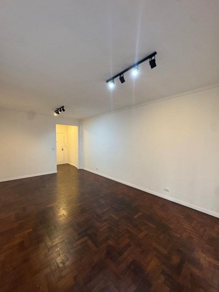 DEPARTAMENTO DE 3 AMB CON DEPENDENCIA DE SERVICIO 