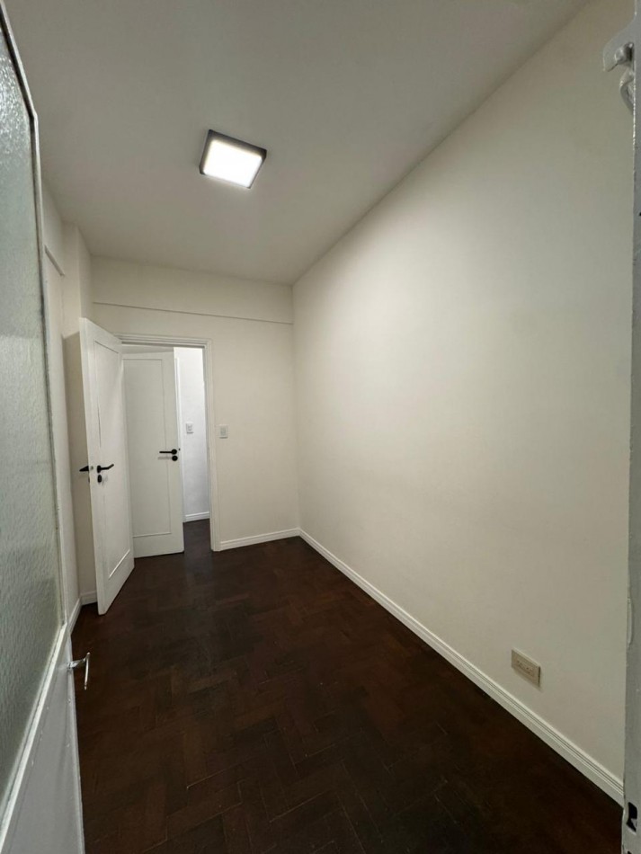 DEPARTAMENTO DE 3 AMB CON DEPENDENCIA DE SERVICIO 