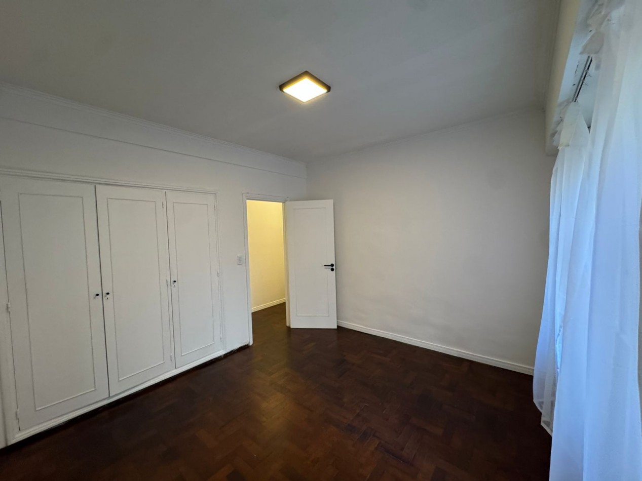 DEPARTAMENTO DE 3 AMB CON DEPENDENCIA DE SERVICIO 