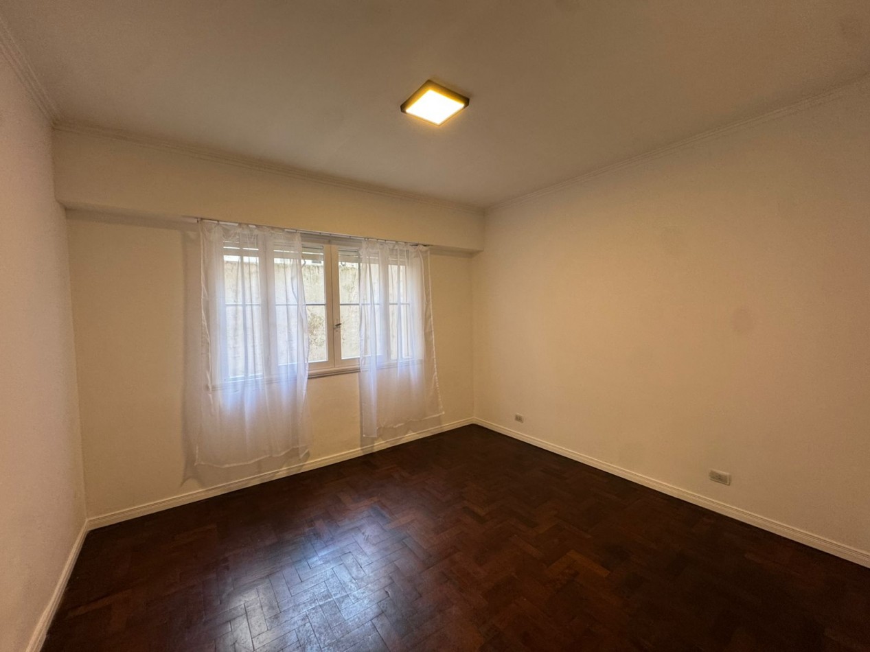 DEPARTAMENTO DE 3 AMB CON DEPENDENCIA DE SERVICIO 