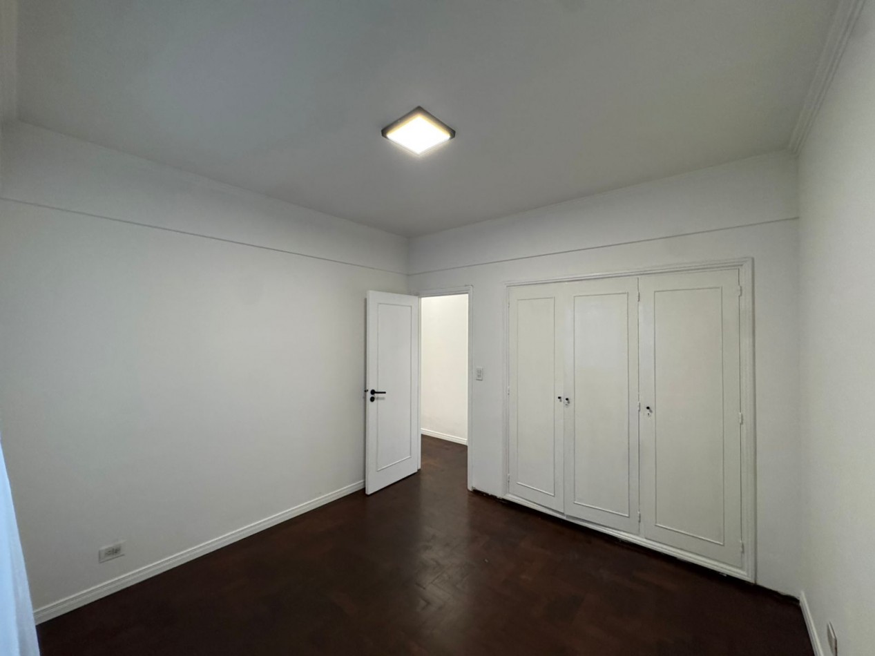 DEPARTAMENTO DE 3 AMB CON DEPENDENCIA DE SERVICIO 