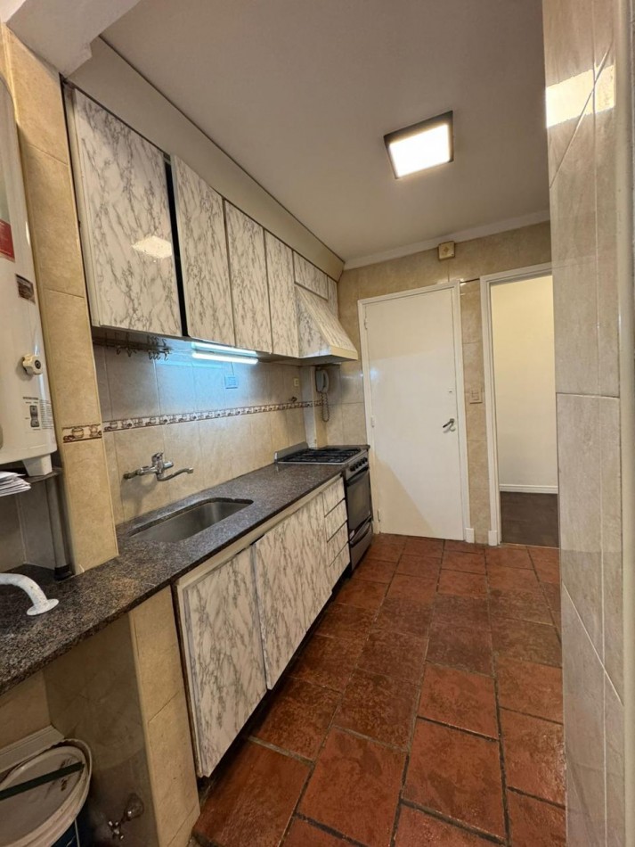 DEPARTAMENTO DE 3 AMB CON DEPENDENCIA DE SERVICIO 