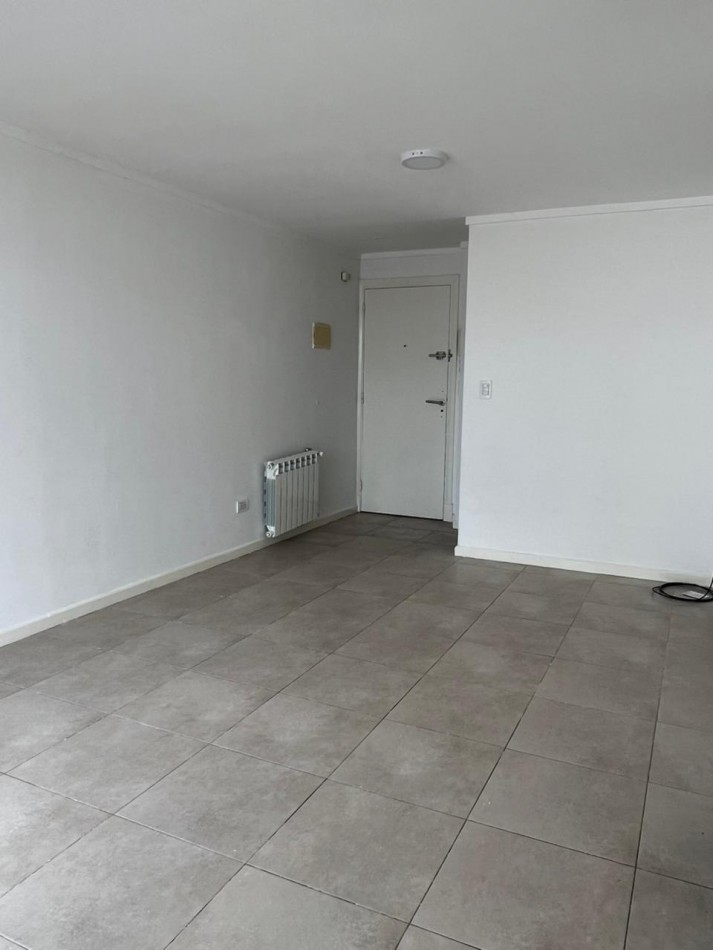 DEPARTAMENTO DE 2 AMB EXTERNO CON VISTA AL MAR. COCHERA Y BAULERA