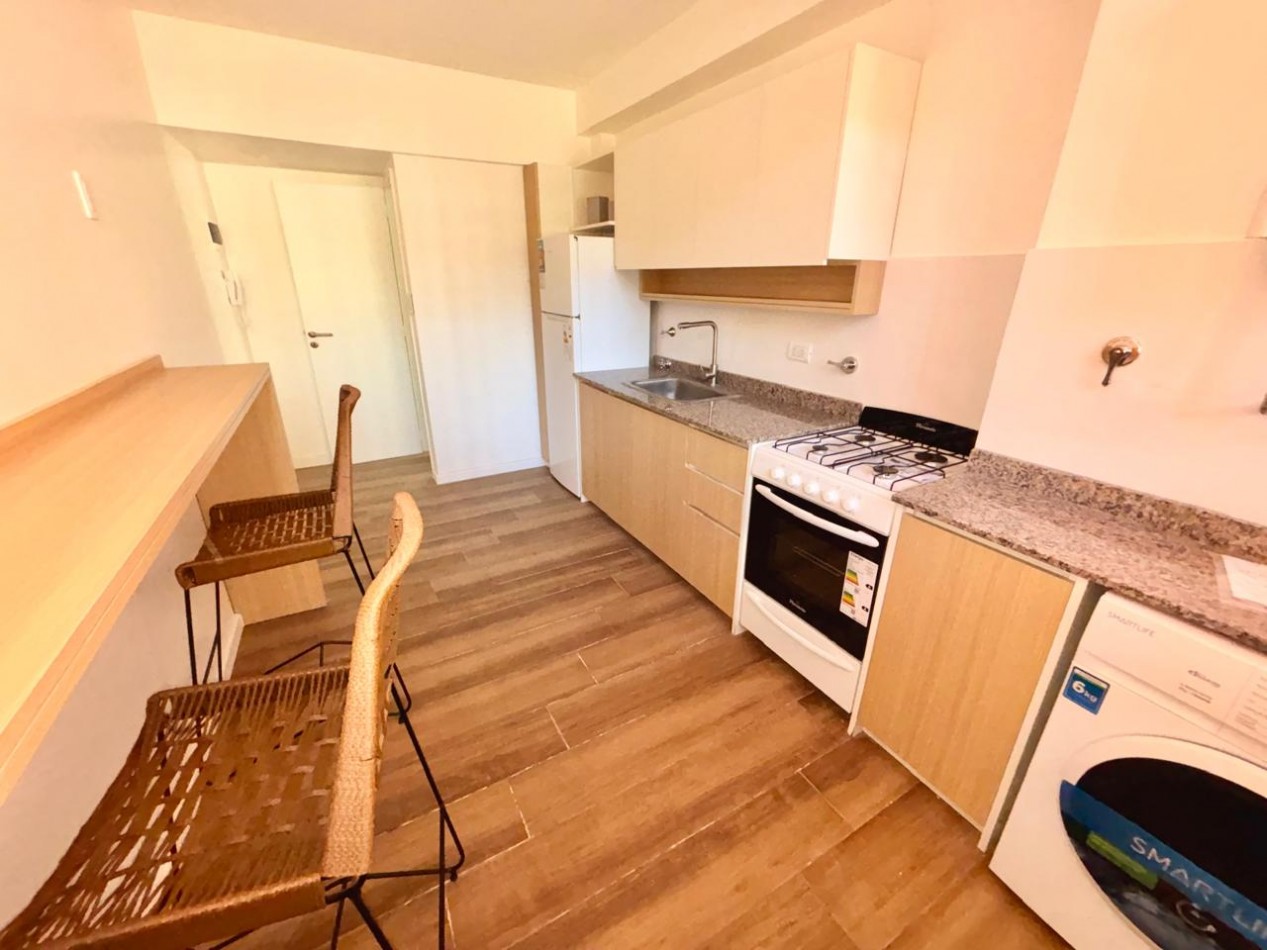 DEPARTAMENTO DE 2 AMB EXTERNO CON BALCON. RECICLADO