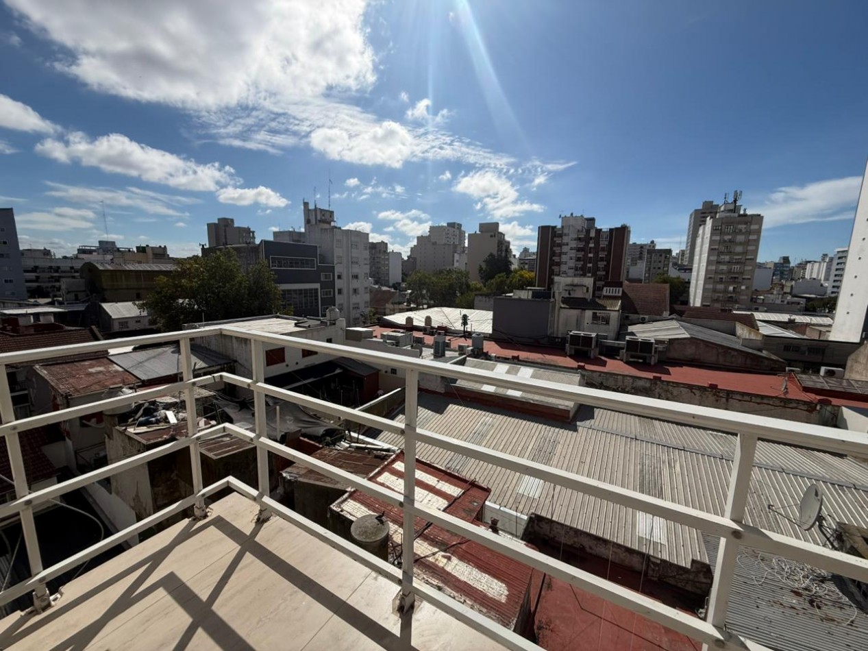 DEPARTAMENTO DE 3 AMB AL CONTRA FRENTE ABIERTO. RECICLADO