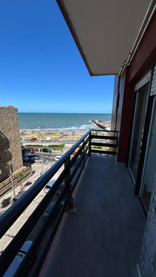 DEPARTAMENTO DE 2 AMB + DEPENDENCIA A LA CALLE. BALCON. RECICLADO. COCHERA. VISTA AL MAR