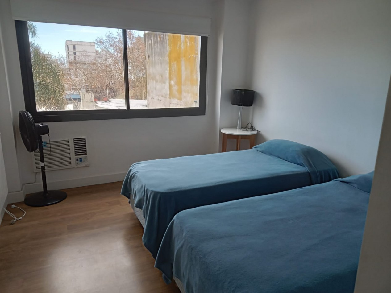 DEPARTAMENTO DE 2 AMB CON BALCON Y COCHERA. AMOBLADO