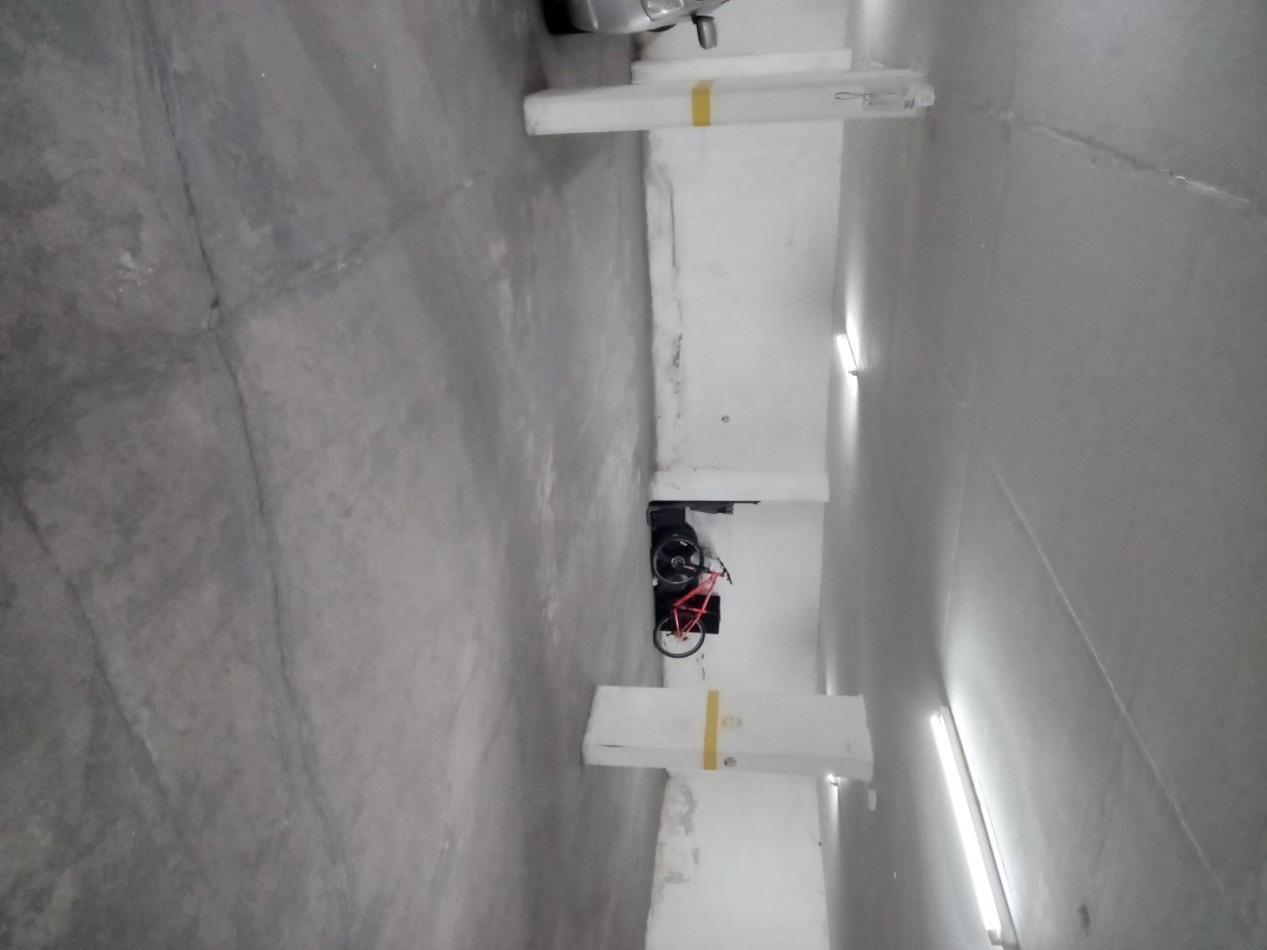 DEPARTAMENTO DE 2 AMB CON BALCON Y COCHERA. AMOBLADO